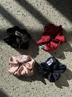 4 ربطات شعر حرير