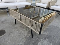 جلسه حديد ملبسه حبال مع طاوله كبير