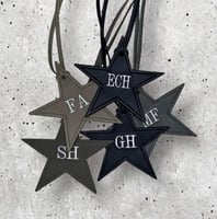 ميدالية مفاتيح بالاسم