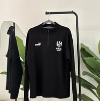 سويتر الهلال بفتحه ابهام