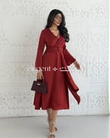 فستان لف أنيق بتصميم أنثوي ناعم