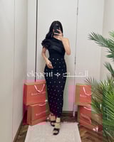 فستان أسود بكتف واحد مزين بكريستال