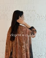 جلابية شيفون مطبعة بأكمام بشت – تصميم أنيق واسع