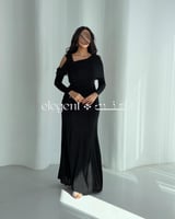 فستان سهرة ناعم أسود استرتش بكتف ساقط ولمسة درابيه...
