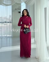 فستان سهرة ناعم توتي بتصميم مائل وبروش معدني أنيق...