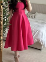 فستان منفوش أنيق بأكمام قصيرة ولون فوشي جذاب