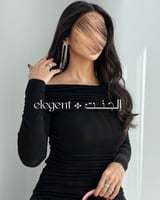 فستان أسود اوف شولدر بقصة أنثوية فاخرة