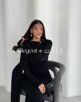 فستان سهرة أسود استرتش بلمسة وشاح ملكي وانسياب فاخ...