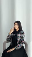 فستان سهرة أسود فاخر مع جاكيت مخمل مزين بالأحجار ا...