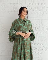 فستان لف مطبع برباط جانبي وياقة قلاب – تصميم أنيق...