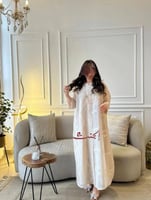 جلابية لنن برسومات راقية بتفاصيل ناعمة