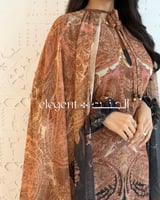 جلابية شيفون مطبعة بأكمام بشت – تصميم أنيق واسع