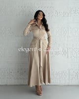 فستان أنيق بقصة قلاب وحزام خصر