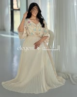 فستان الجُمان الملكي الفخم بتطريز يدوي