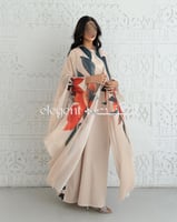 جلابية بطبعات فنية بقصة انسيابية - جلابية قطعتين