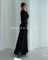 فستان سهرة أسود ناعم بقصة ضيقة بتفاصيل درابية على...
