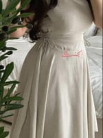 فستان الأميرات بتصميم غير متماثل وخصر مزين - لون س...