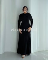 فستان سهرة أسود ناعم بقصة ضيقة بتفاصيل درابية على...