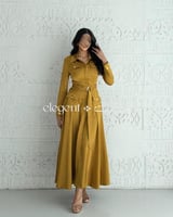 فستان حرير فاخر بلون بني كراميل بحزام خصر