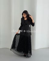 طقم اسود دانتيل بحزام ووشاح رقبي