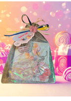 حقيبة العيد بميدالية وبروش