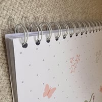 منظم يومي بثيم الفراشه