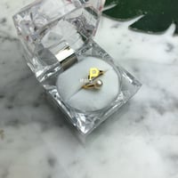 خاتم مطلي ذهب مع لولو نحيفه