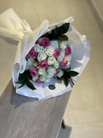 بوكيه 10آغصان بيبي روز و 10 وردات جوري