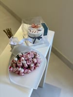 ميني كيك وبيبي روز