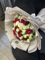 بوكيه ٢٠ غصن بيبي روز و 10 وردات جوري