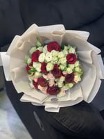 بوكيه ٢٠ غصن بيبي روز و 10 وردات جوري