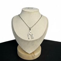 سلسال فضي بتعليقة ام مع طفلين