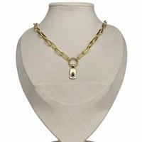 سلسال ذهبي بتصميم عريض و تعليقة قطرة سوداء