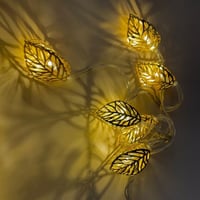 إضاءة ورق شجر ذهبي