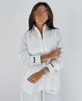 قميص لينن بتطريز سيفين ونخلة