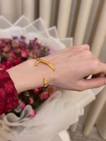 أسوارة الحرف مع الكتابة الداخلية – لمسة تصنع الفرق