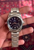 ساعة لون ازرق