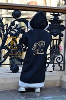 فروة شتوي بناتي ولادي باللون الاسود مع كتابة الاسم