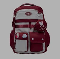 شنطة ظهر بتصميم عصري وأنيق