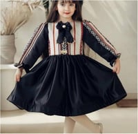 فستان بشعار يوم التاسيس