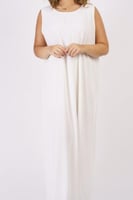 فستان داخلي تحت العباية لون ابيض