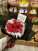 باقة ورد طبيعية تصميم حسب الطلب