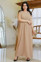 فستان تحت العباية لون لحمي