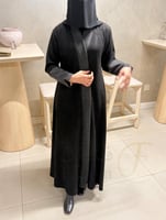 عباية شتوية مخملية عملية وفخمة