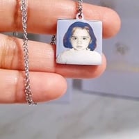 تعليقة سيارة صورة مع يدين ترند و كسرة عود