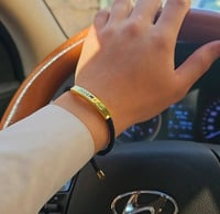 أسورة تخرج 2025 بتصميم الاسم حسب الطلب