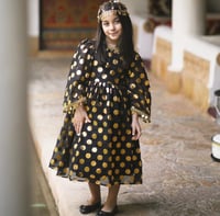 فستان الفخامه لون اسود بشعار يوم التأسيس