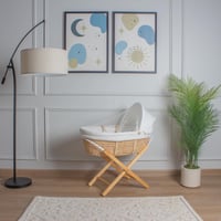 سلة موسى قش بتلبيسة قماش مقلّم اوف وايت