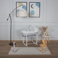 سلة موسى خيزران رمادي بتلبيسة قماش مقلّم اوف وايت