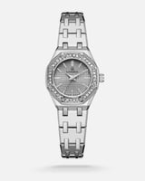 ساعة نسائية بتصميم مستوحى بلون فضي